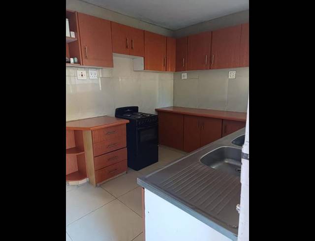 3 BEDROOM PROPERTY TO RENT IN NEWLANDS WEST